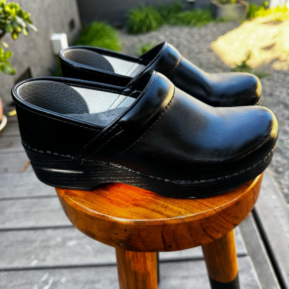 Dansko professional clogs size 36 (women’s size 6)